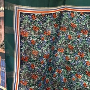 Beautiful floral Franco‎ Laurenti scarf